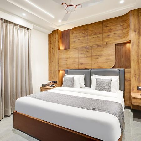 The Tyche New Delhi - Traveller'S Choice Award Winner 2025 Neu-Delhi Exterior foto