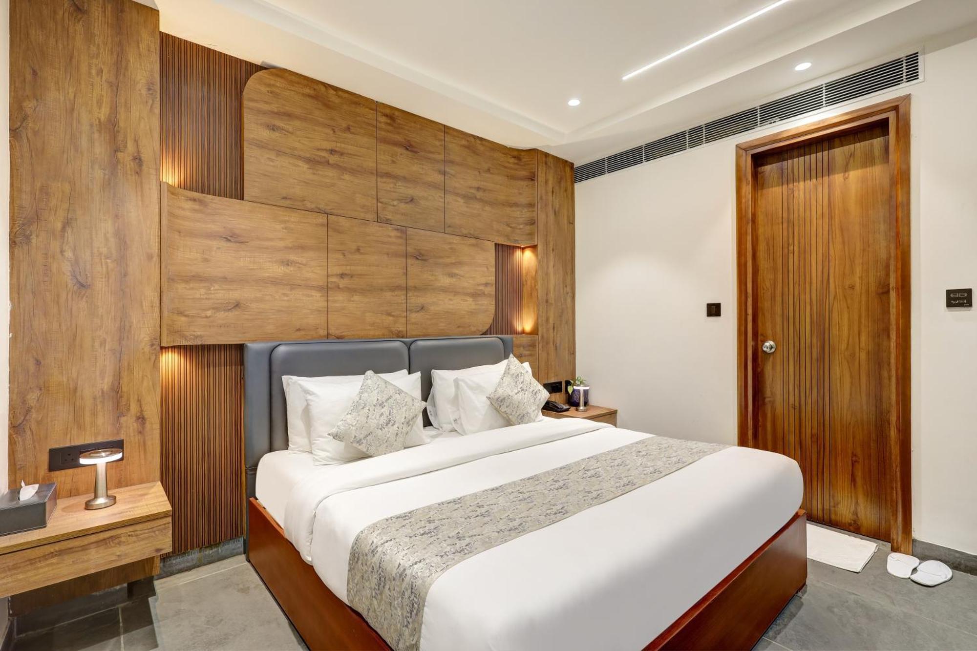 The Tyche New Delhi - Traveller'S Choice Award Winner 2025 Neu-Delhi Exterior foto